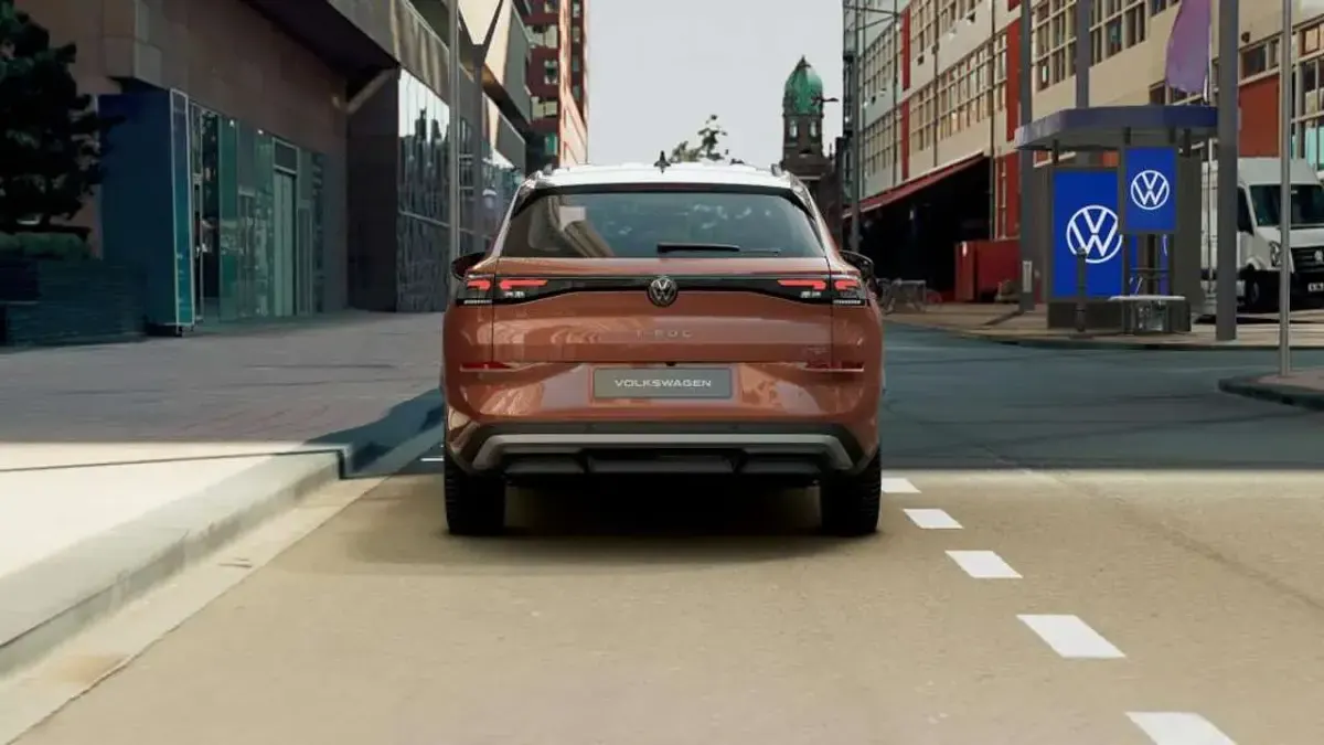 Nuova VW T-Roc Life 116 CV (85 kW) 2026 Flame red metallizzato nero SUV
