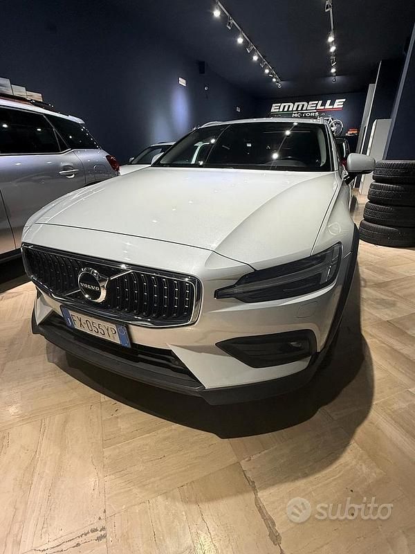 Usata Volvo V40 2019 Bianco Station wagon