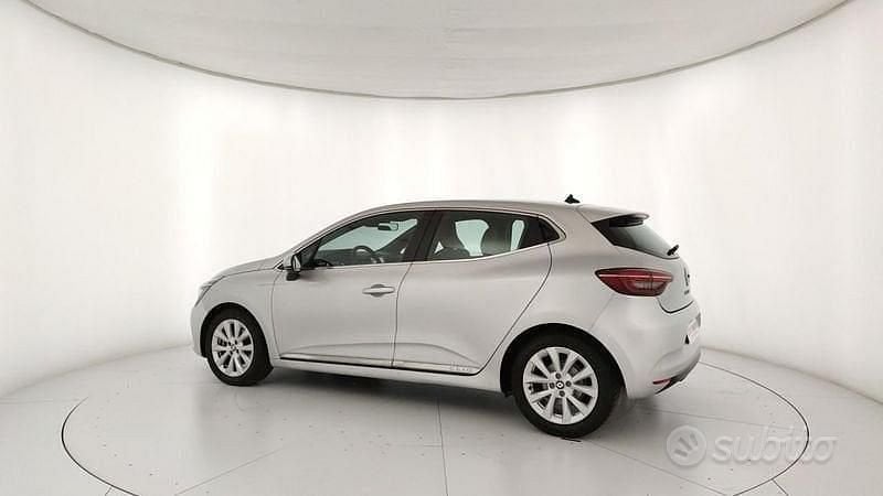 Usata Renault Clio Intens 140 CV (102 kW) 2022 Grigio Utilitaria