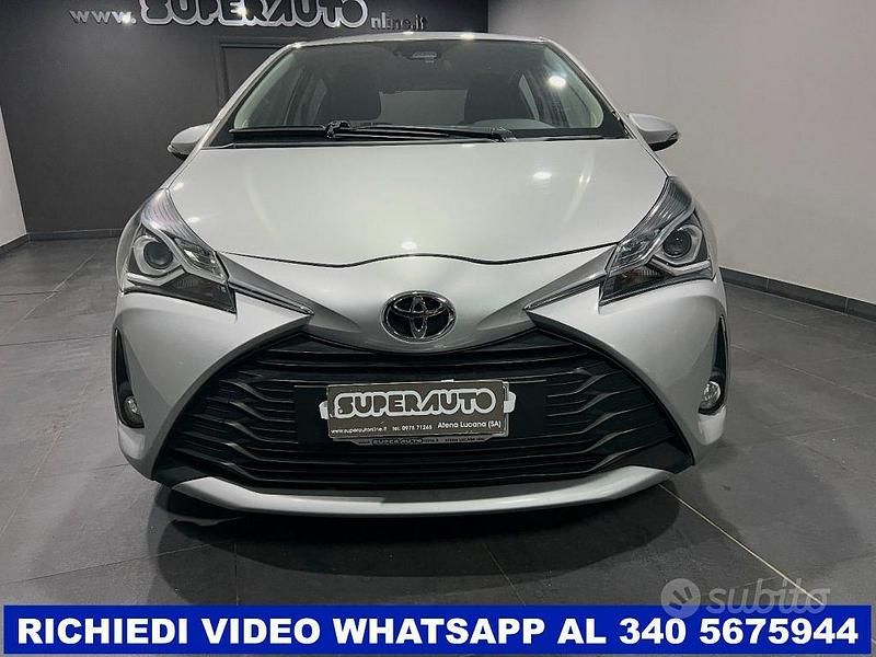 Usata Toyota Yaris Active 69 CV (50 kW) 2019 Grigio Berlina