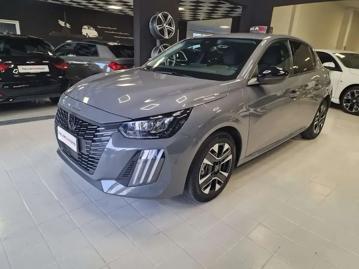 Usata Peugeot 208 Allure 101 CV (74 kW) 2025 Other Utilitaria