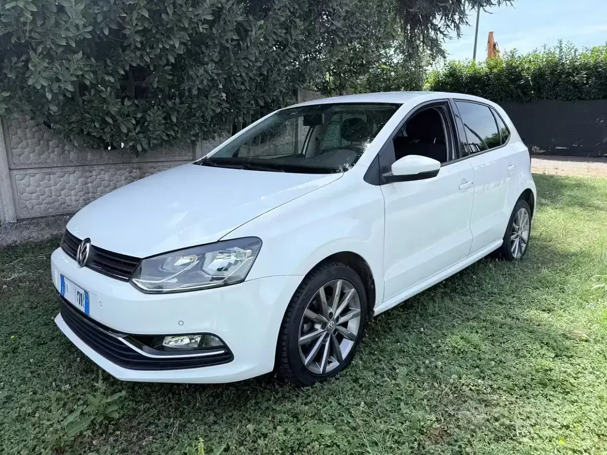 Usata VW Polo Comfortline 90 CV (66 kW) 2016 Bianco Berlina