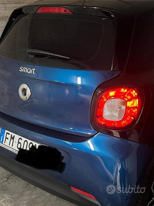 Usata Smart ForFour Prime 71 CV (52 kW) 2017 Blu Utilitaria