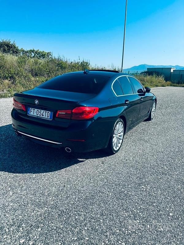 Usata BMW 520 Luxury Line 190 CV (139 kW) 2019 Blu Berlina