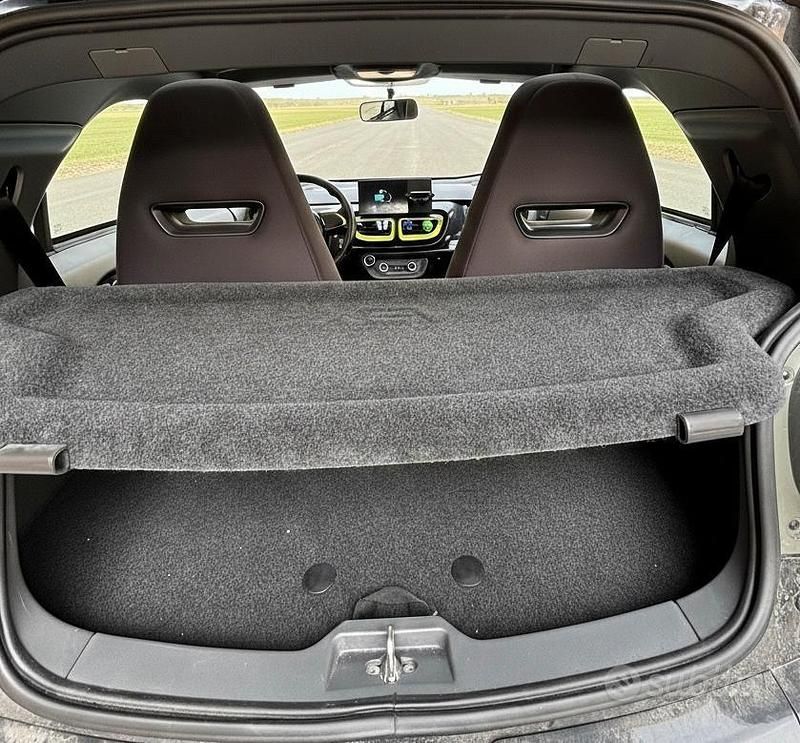 Usata XEV Yoyo 10 kW (14 CV) 2024 Nero Utilitaria