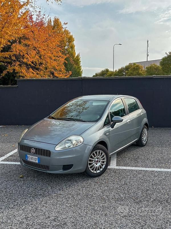 Grigio Usata 2008 Fiat Punto Due volumi | 2800 € - Immagine 1/4