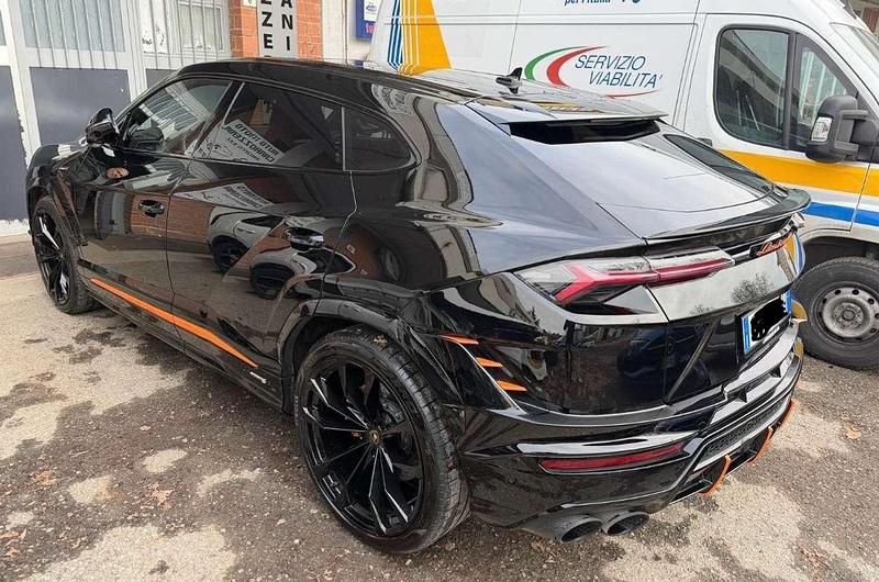 Usata Lamborghini Urus 666 CV (489 kW) 2024 SUV