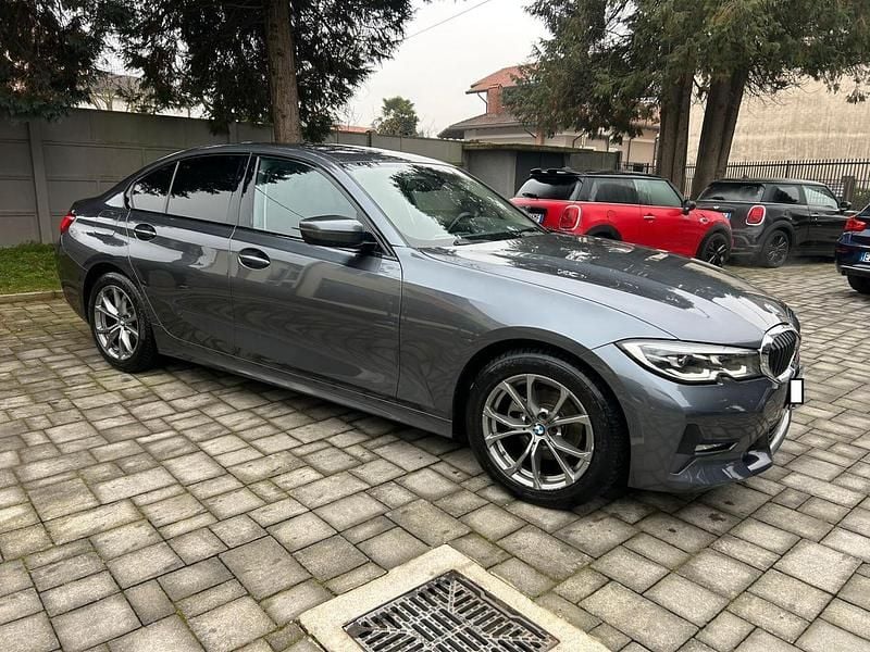 Usata BMW 320e Sport Line 190 CV (139 kW) 2022 Grigio Berlina