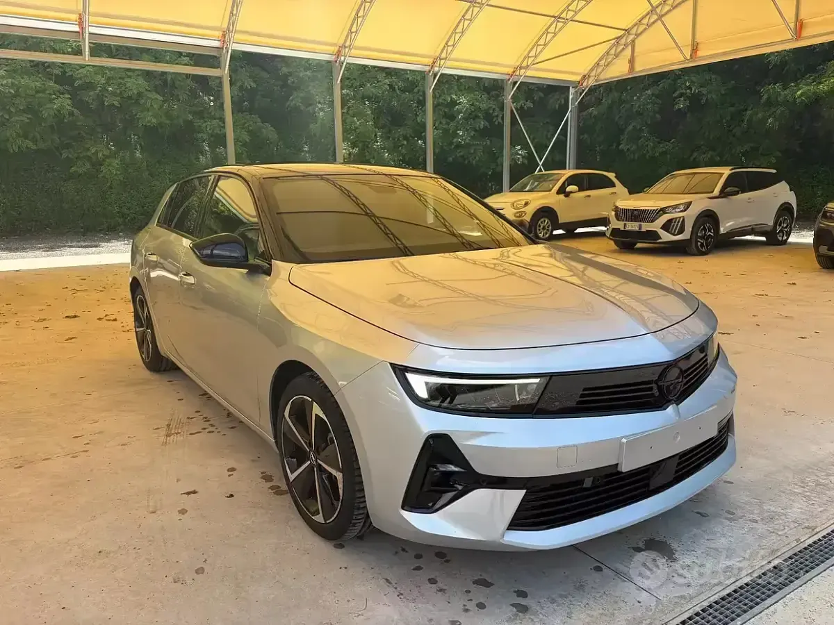 Usata Opel Astra 131 CV (96 kW) 2025 Grigio Utilitaria