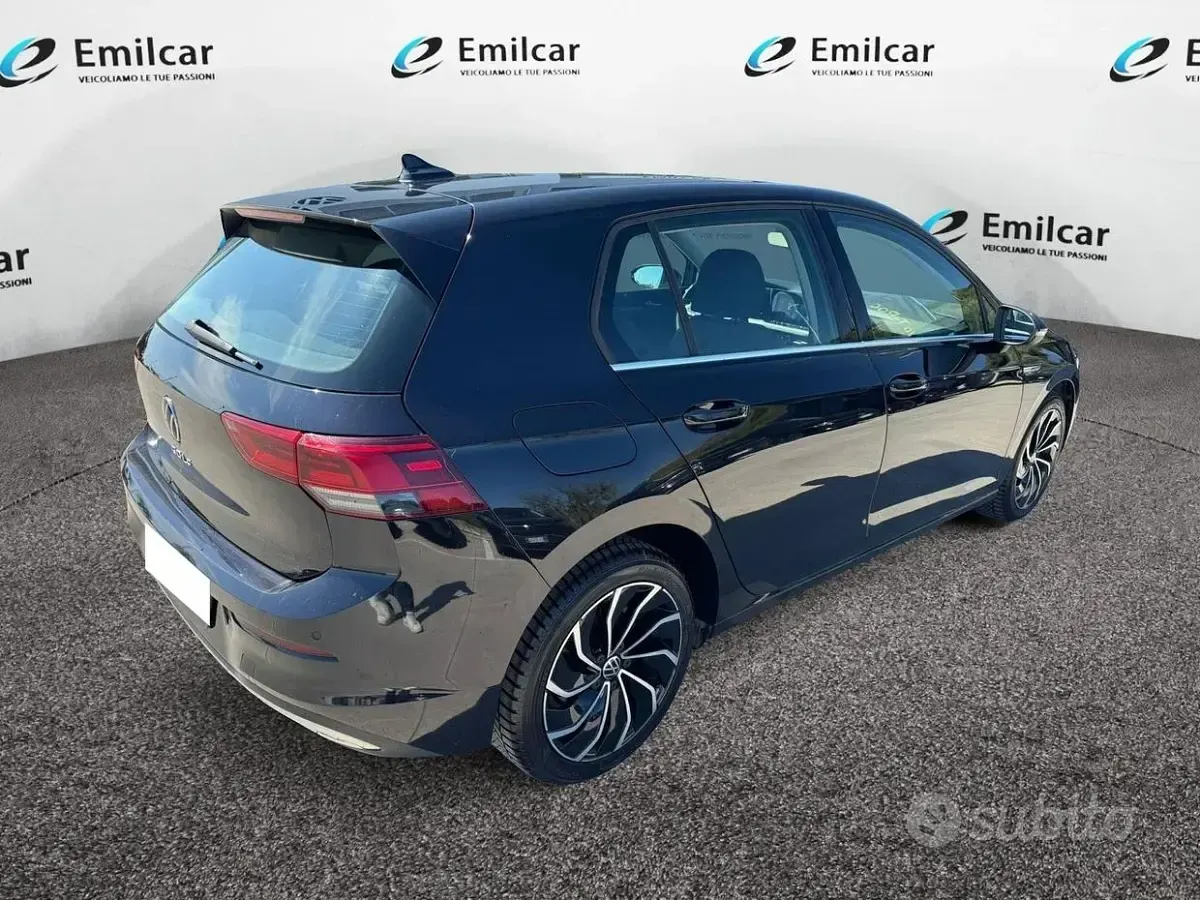 Usata VW Golf VII 116 CV (85 kW) 2021 Nero Utilitaria