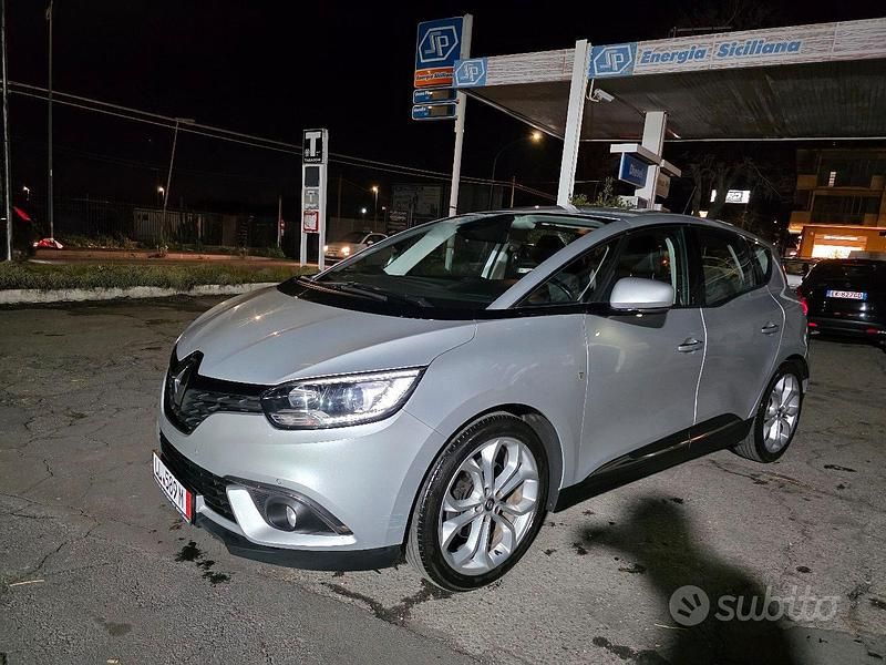 Occasion Renault Scenic E-Tech 120 PK (88 kW) 2017 Grijs SUV