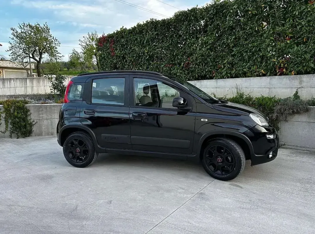 Usata Fiat Panda 4x4 86 CV (63 kW) 2015 Nero Utilitaria