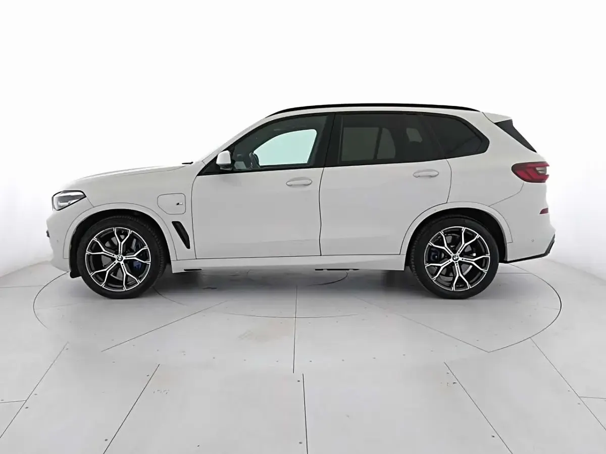 Usata BMW X5 M Sport 286 CV (210 kW) 2021 Alpin white SUV