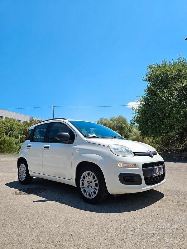 Usata Fiat Panda Lounge 75 CV (55 kW) 2014 Bianco Utilitaria