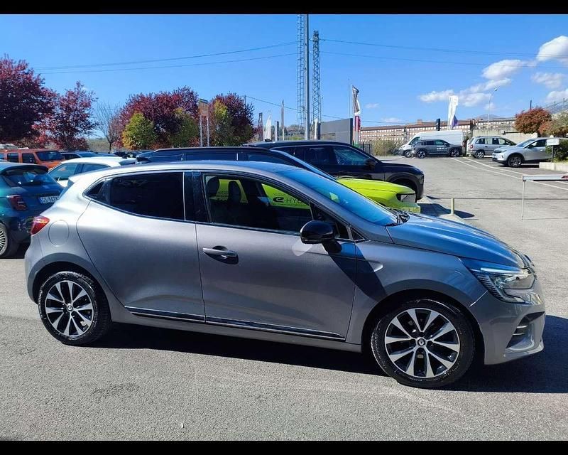 Usata Renault Clio V Techno 101 CV (74 kW) 2023 Grigio Berlina