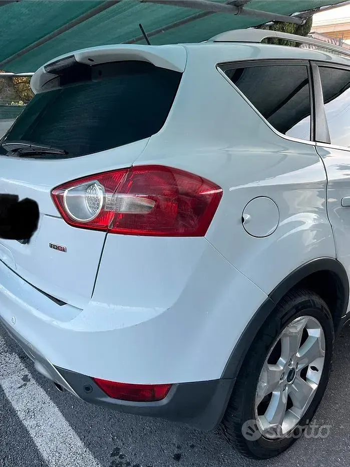 Usata Ford Kuga 163 CV (119 kW) 2011 Bianco SUV