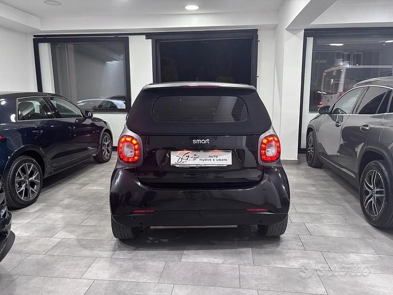 Usata Smart ForTwo Cabrio Passion 90 CV (66 kW) 2016 Nero Cabrio