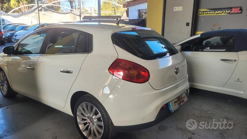 Usata Fiat Bravo Emotion 120 CV (88 kW) 2009 Bianco Utilitaria