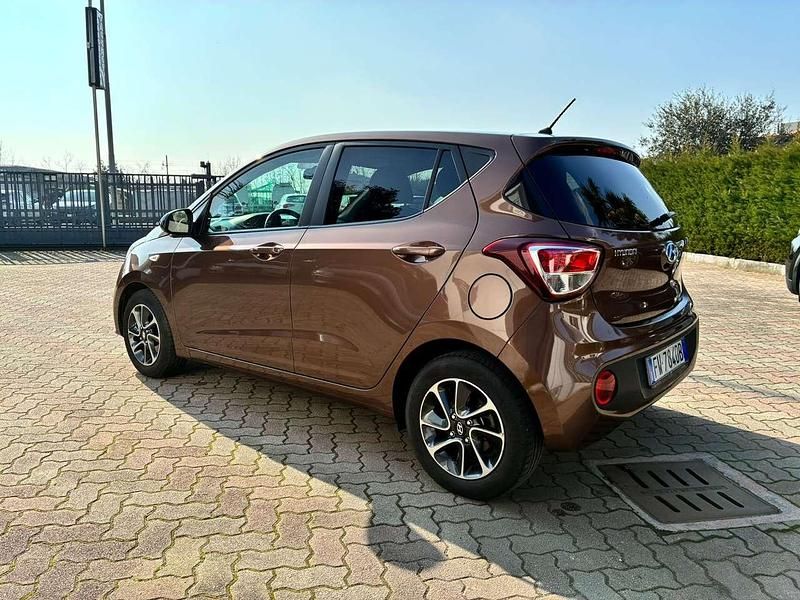 Usata Hyundai i10 67 CV (49 kW) 2019 Marrone Utilitaria