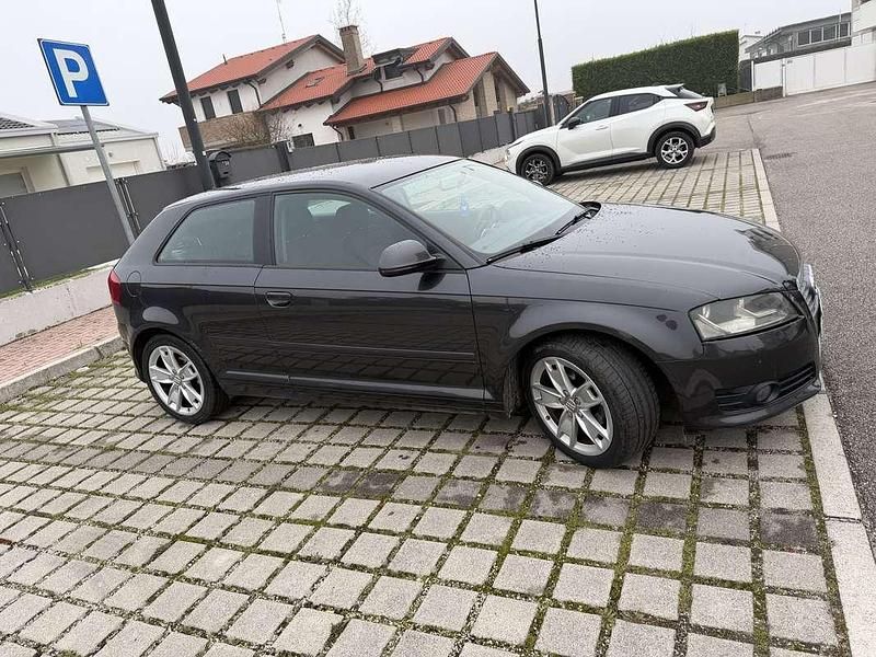 Usata Audi A3 Attraction 105 CV (77 kW) 2010 Utilitaria