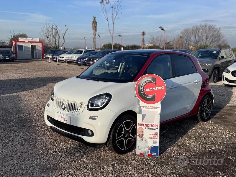 Usata Smart ForFour Prime 71 CV (52 kW) 2016 Bianco Utilitaria