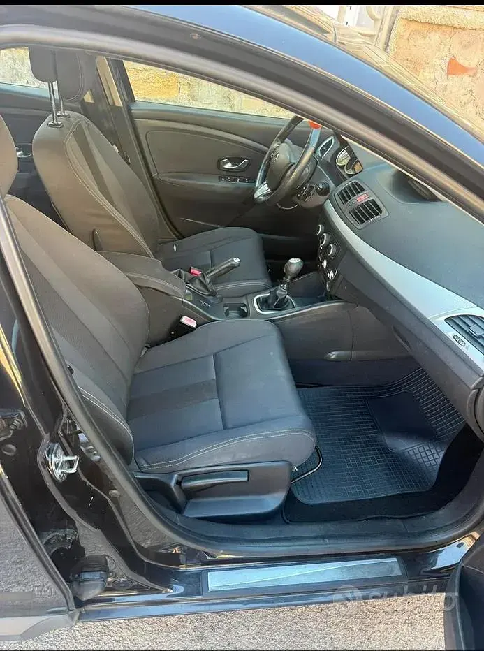 Usata Renault Mégane III 110 CV (80 kW) 2009 Grigio Berlina