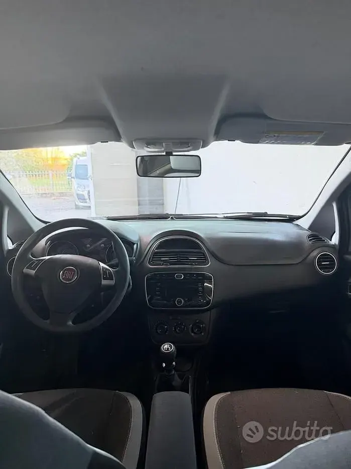 Usata Fiat Punto Evo Dynamic 77 CV (56 kW) 2012 Grigio Utilitaria