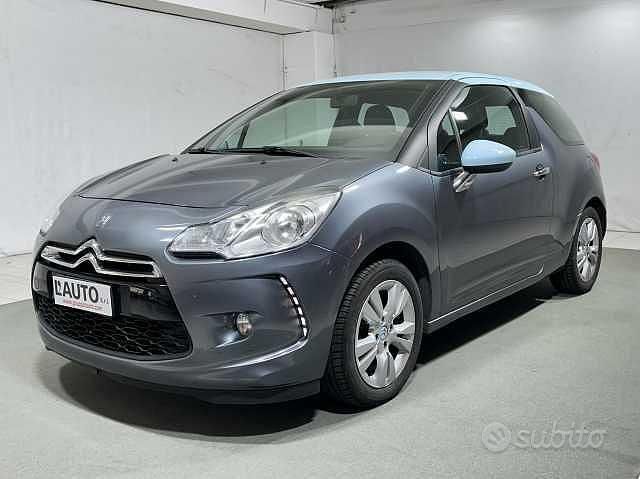 Grigio Usata 2010 Citroën DS3 Chic Due volumi | 5900 € (Cara) - Immagine 1/4