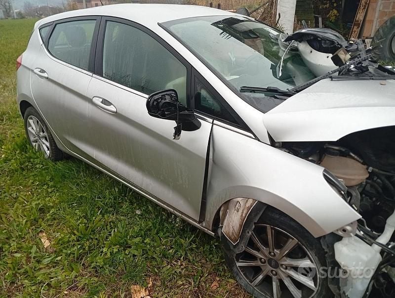 Usata Ford Fiesta 2019 Grigio Berlina