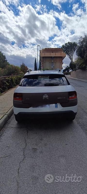Usata Citroën C4 Cactus 99 CV (72 kW) 2016 Bianco Utilitaria