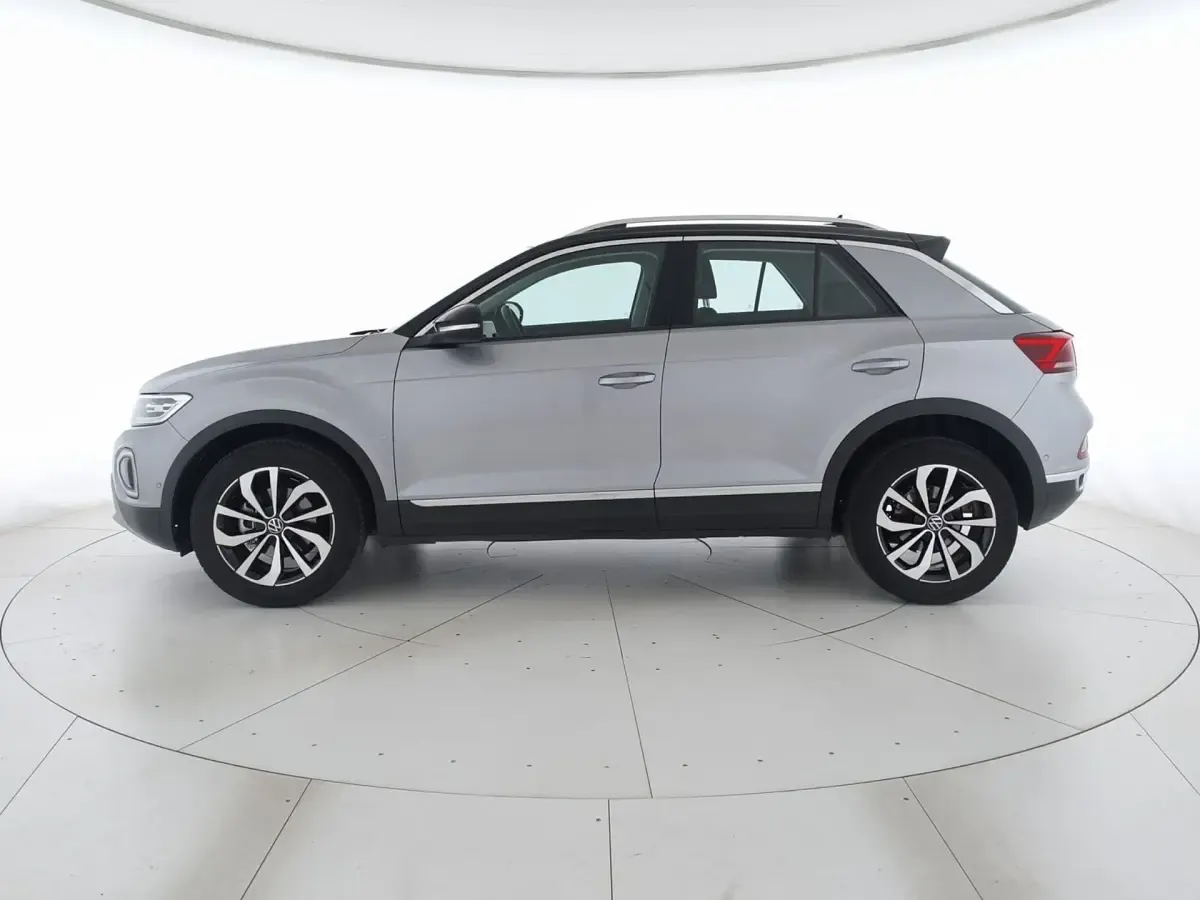 Usata VW T-Roc Style 110 CV (80 kW) 2023 Pyrit silver metallizzato nero SUV