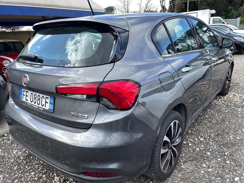 Usata Fiat Tipo S 95 CV (69 kW) 2016 Grigio Berlina