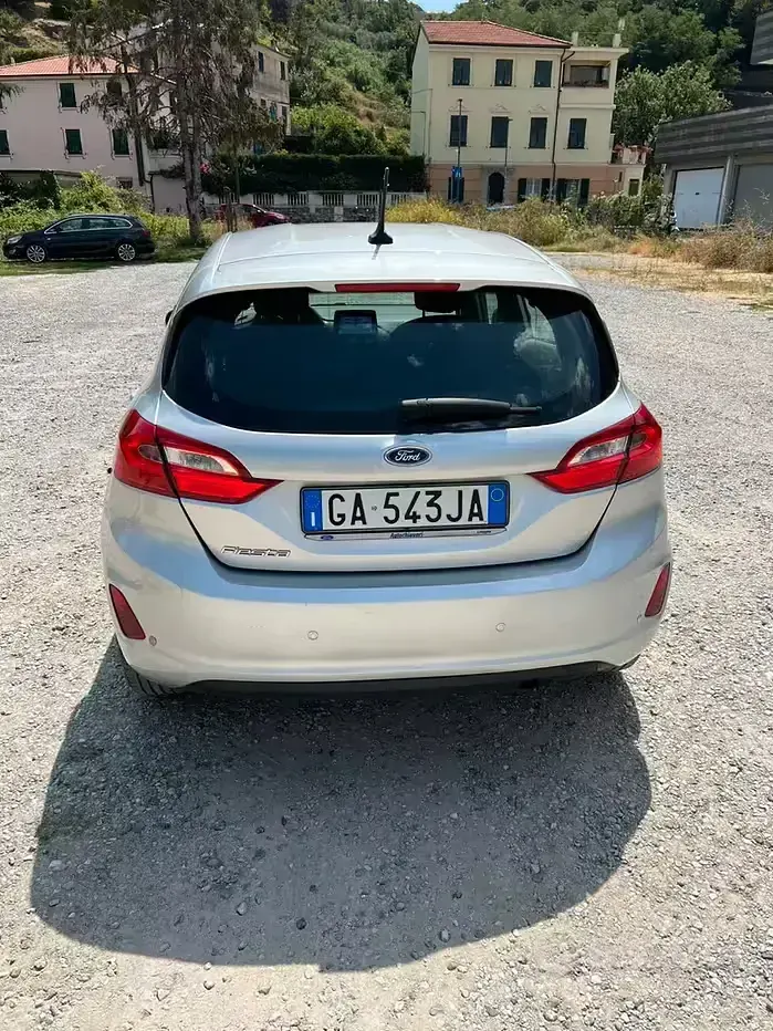Usata Ford Fiesta 75 CV (55 kW) 2020 Grigio Utilitaria