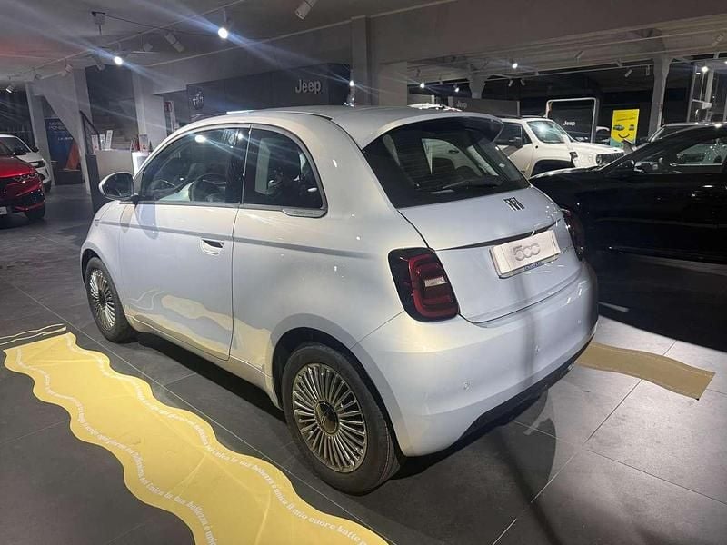 Nuova Fiat 500e 86 kW (118 CV) 2026 Celestial blu Utilitaria