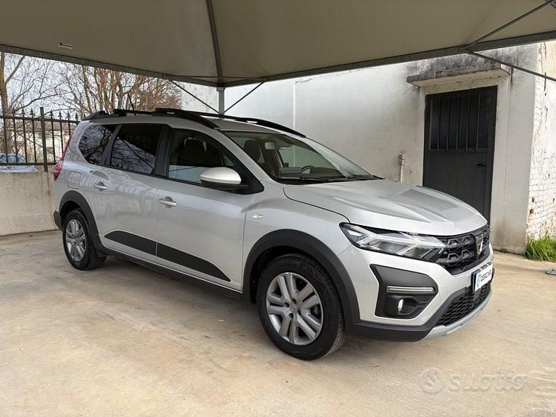 Usata Dacia Jogger 101 CV (74 kW) 2022 Grigio Monovolume