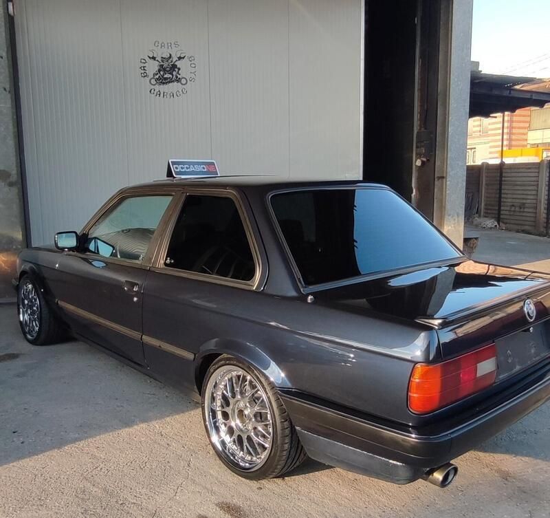 Usata BMW 318 Sport Line 136 CV (100 kW) 1990 Blu/azzurro Coupé