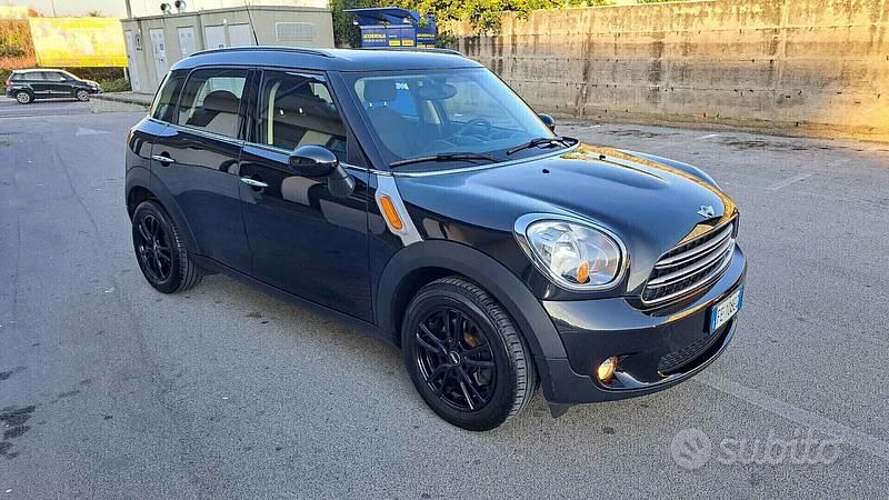 Usata Mini Cooper D Countryman Business 111 CV (81 kW) 2016 Nero SUV