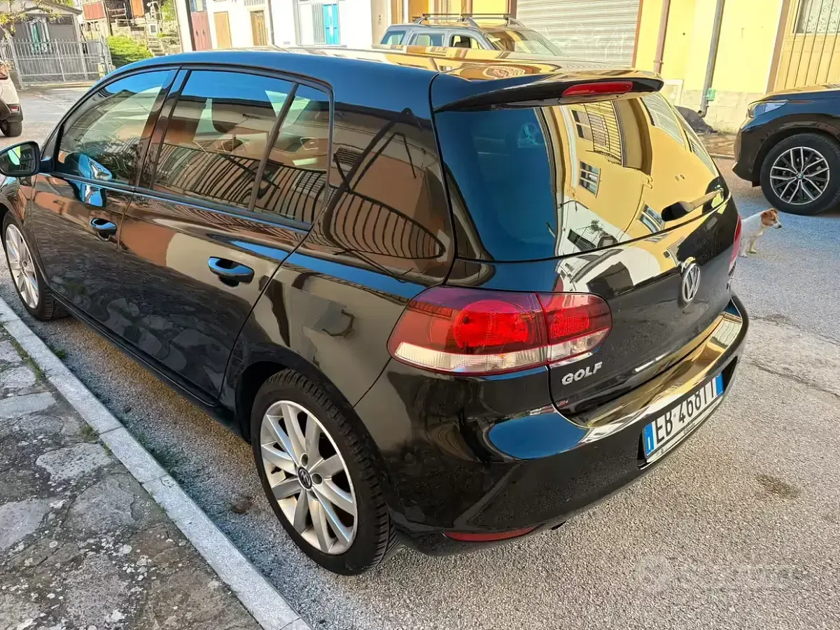 Usata VW Golf VI 105 CV (77 kW) 2011 Nero Utilitaria