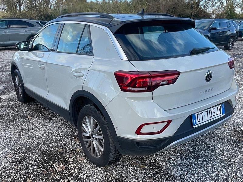 Usata VW T-Roc Life 110 CV (80 kW) 2024 Beige SUV