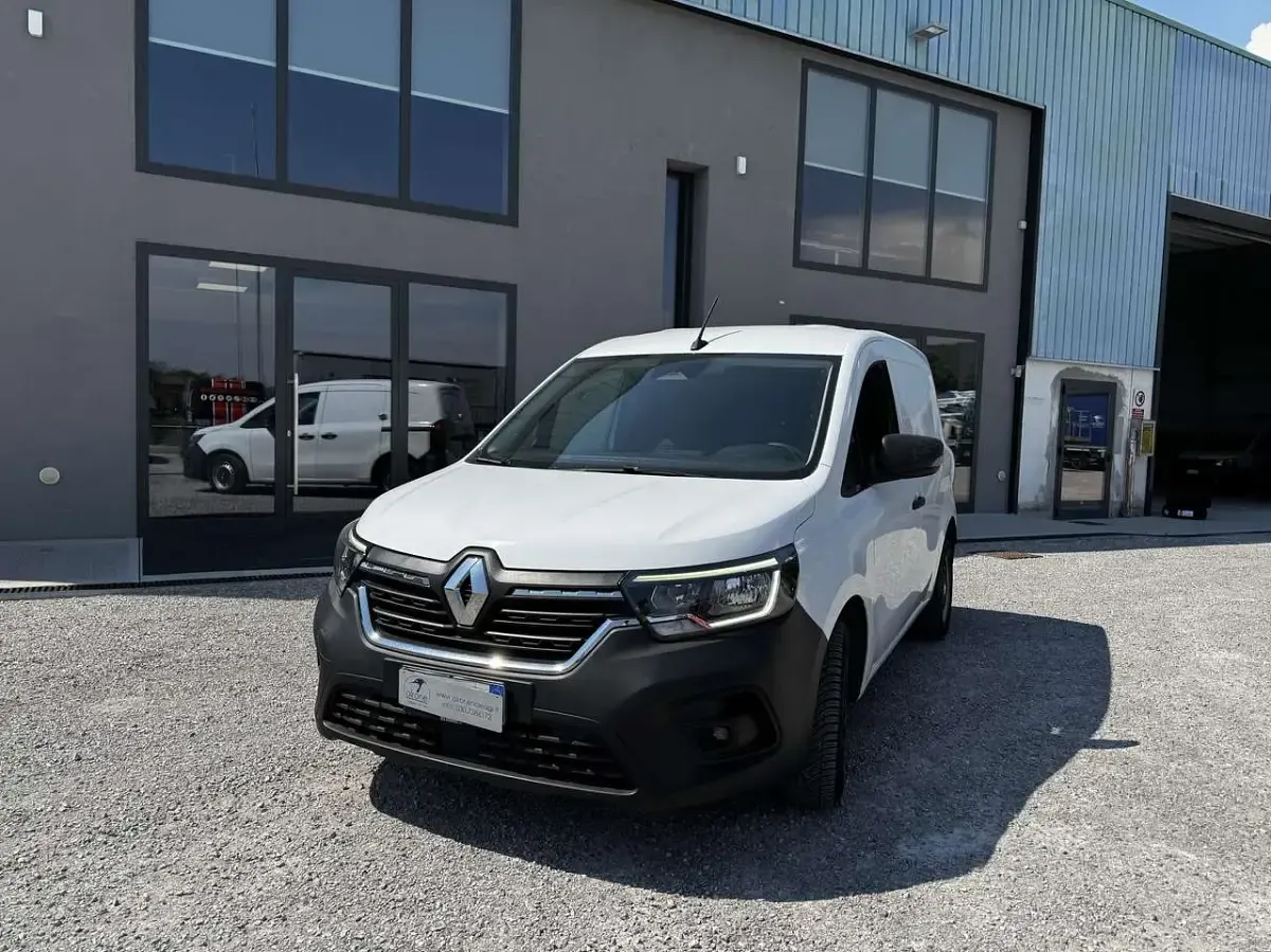 Usata Renault Kangoo 95 CV (69 kW) 2023 Bianco Monovolume