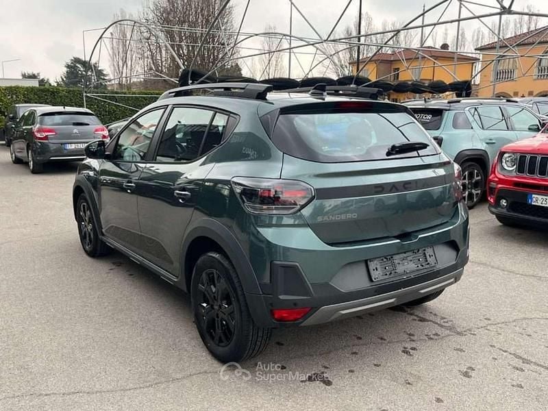 Nuova Dacia Sandero Extreme 122 CV (89 kW) 2026 Verde oxide metallizzato Berlina