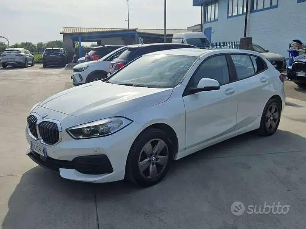 Usata BMW 116 Advantage 116 CV (85 kW) 2021 Bianco Utilitaria