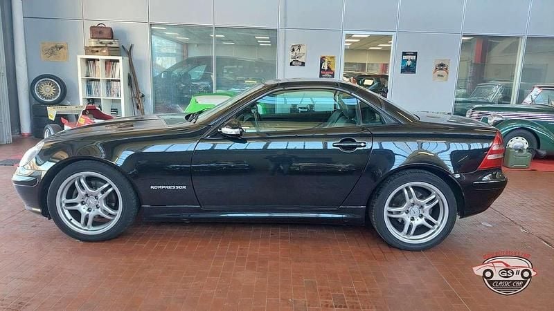 Usado Mercedes SLK230 193 CV (141 kW) 2001 Negro Descapotable