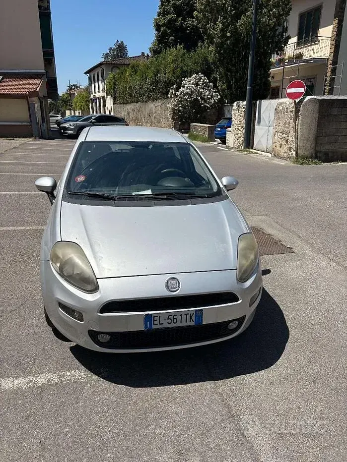 Usata Fiat Punto 69 CV (50 kW) 2012 Grigio Utilitaria