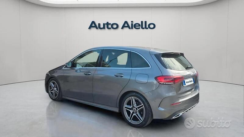 Usata Mercedes B200 Premium 150 CV (110 kW) 2019 Grigio Monovolume