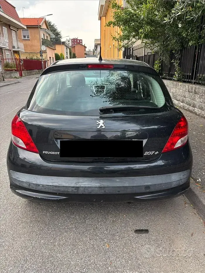 Usata Peugeot 207 68 CV (50 kW) 2013 Nero Utilitaria