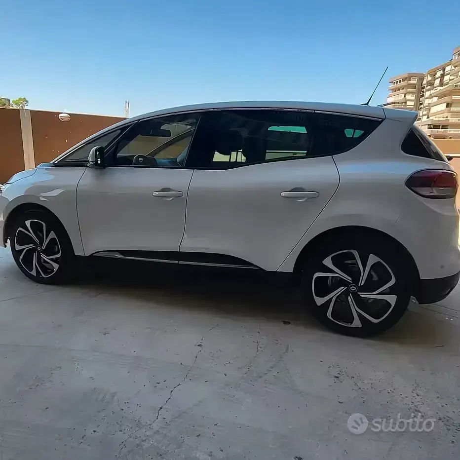 Usata Renault Scénic IV Bose Edition 160 CV (117 kW) 2017 Bianco Monovolume