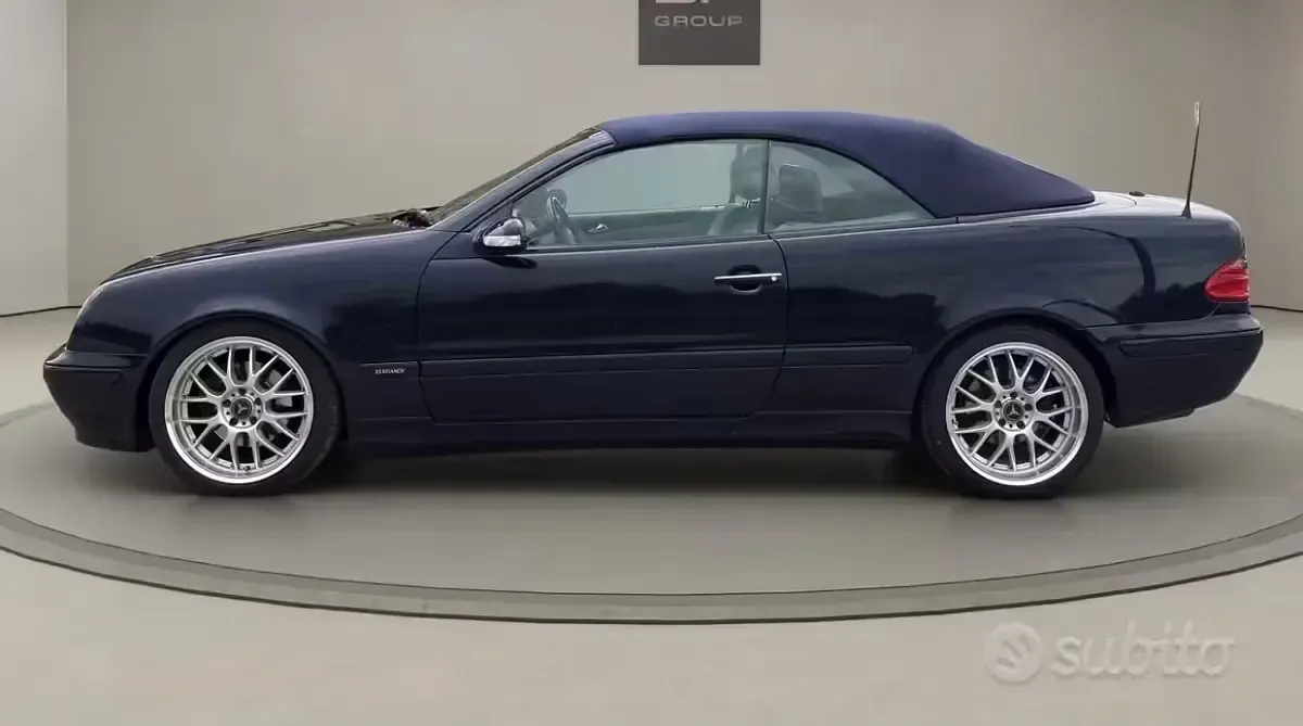 Usata Mercedes CLK320 218 CV (160 kW) 2001 Blu Cabrio