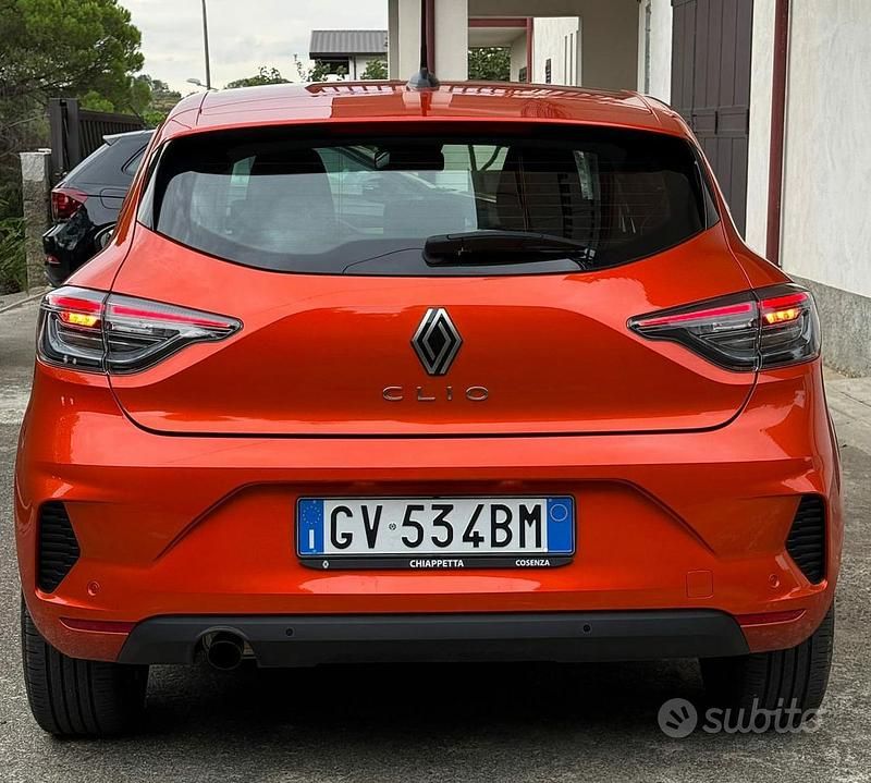 Usata Renault Clio V 90 CV (66 kW) 2024 Utilitaria