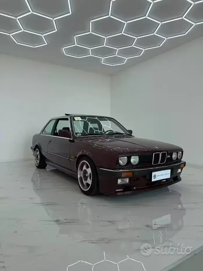 Usata BMW 323 Efficient Dynamics 139 CV (102 kW) 1983 Rosso Berlina